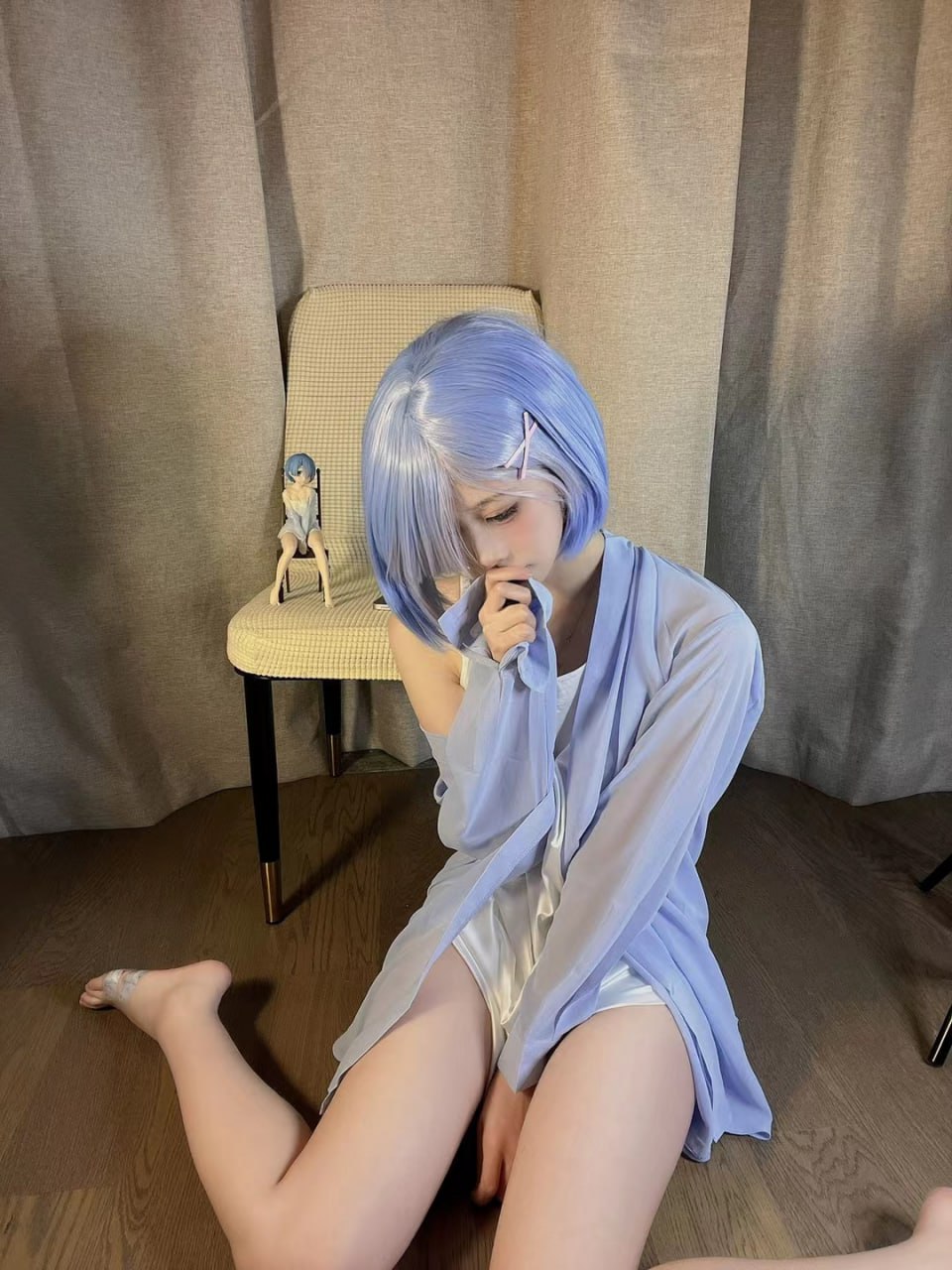 可爱清纯萝莉嫩妹子大尺度私拍收费套图视频