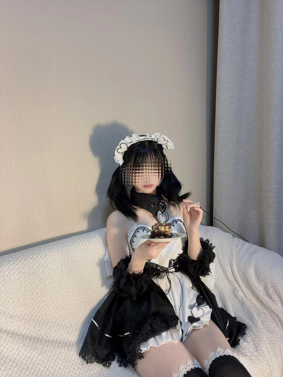 可爱清纯萝莉嫩妹子大尺度私拍收费套图视频