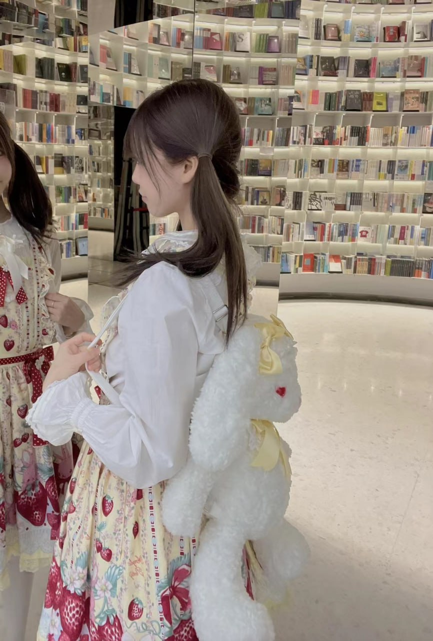 可爱清纯萝莉嫩妹子大尺度私拍收费套图视频