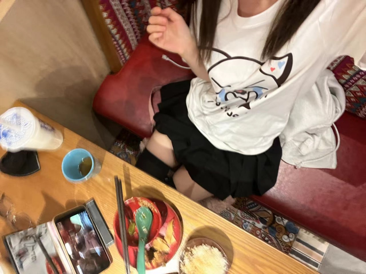 可爱清纯萝莉嫩妹子大尺度私拍收费套图视频