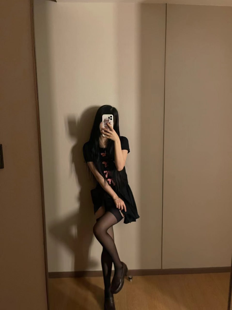 可爱清纯萝莉嫩妹子大尺度私拍收费套图视频