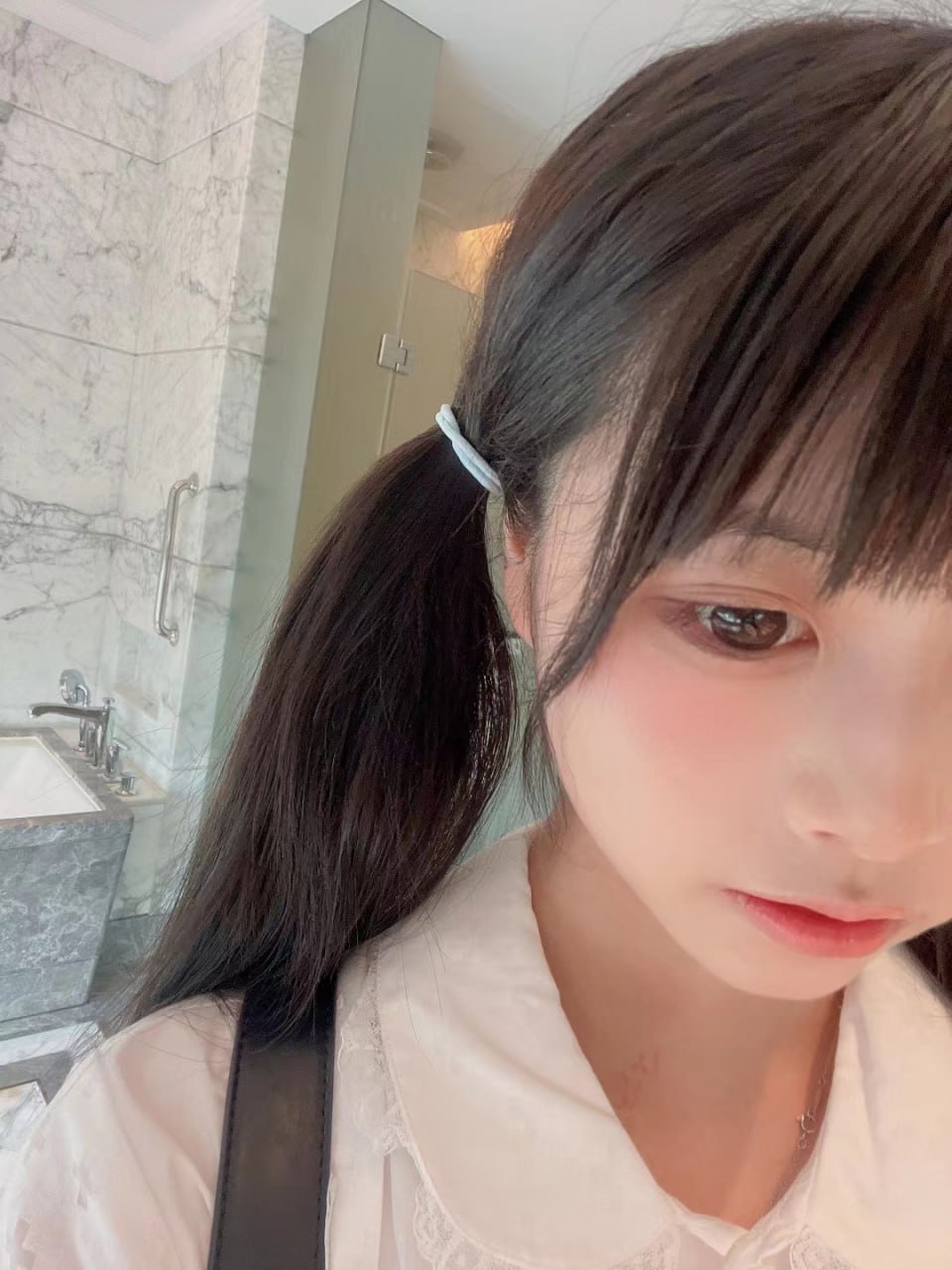 可爱清纯萝莉嫩妹子大尺度私拍收费套图视频