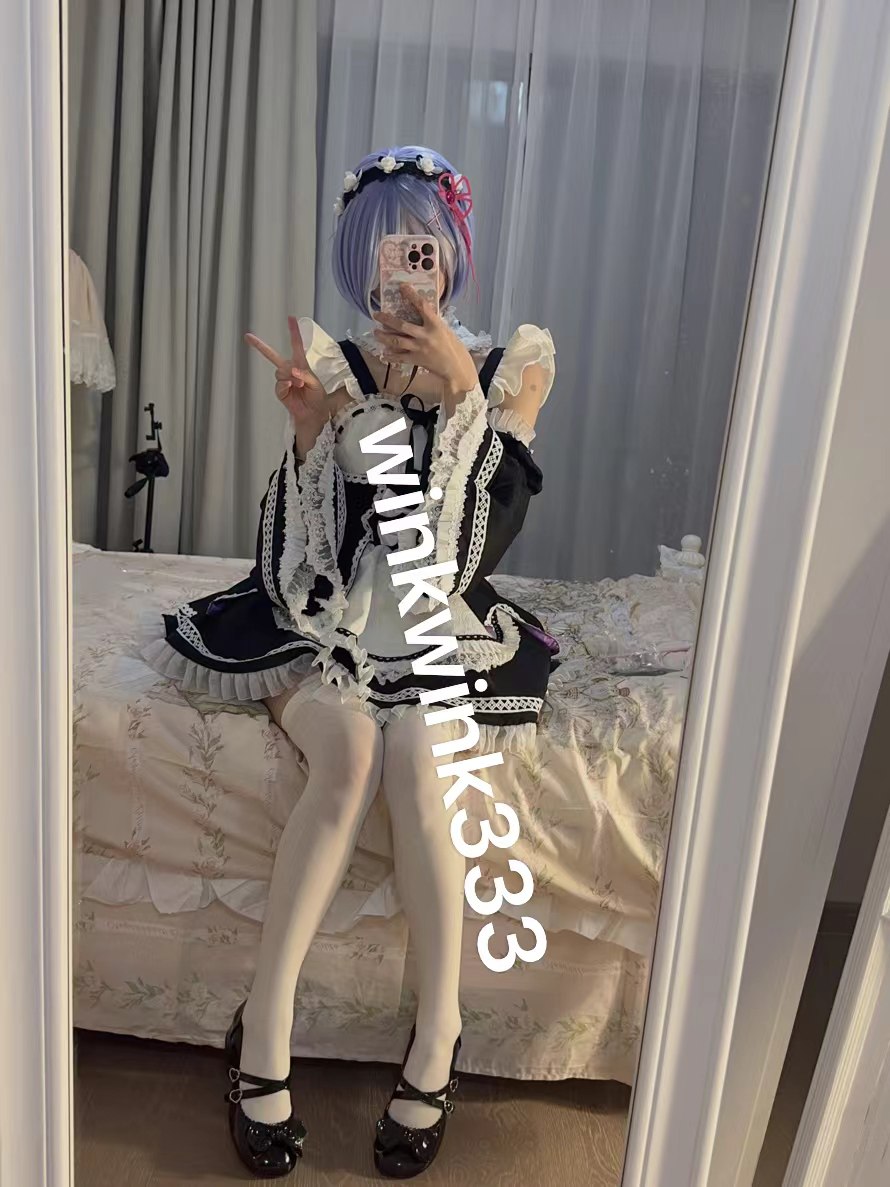 可爱清纯萝莉嫩妹子大尺度私拍收费套图视频