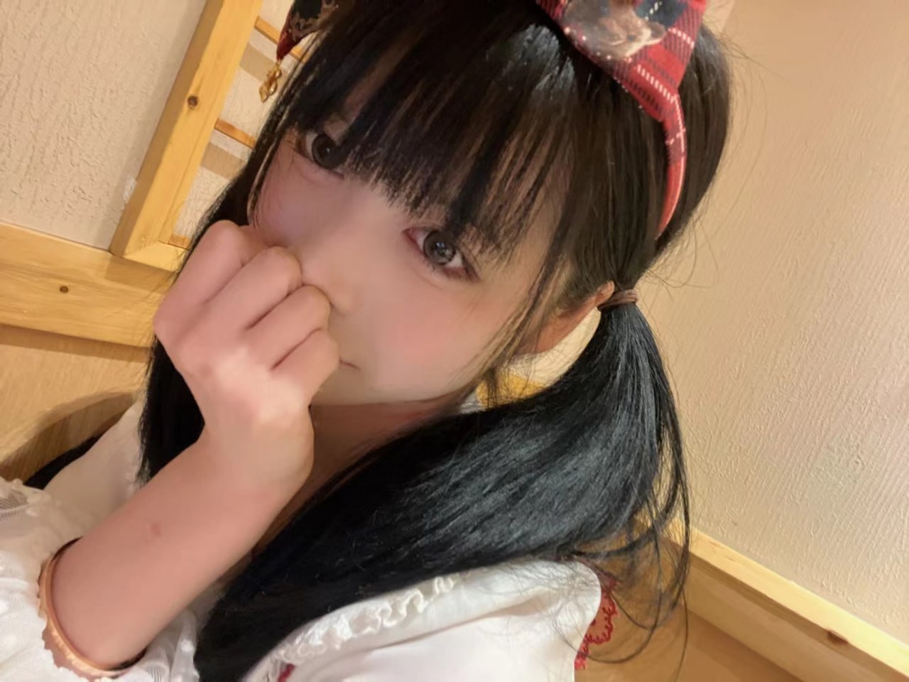 可爱清纯萝莉嫩妹子大尺度私拍收费套图视频