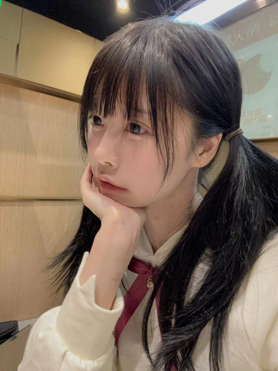 可爱清纯萝莉嫩妹子大尺度私拍收费套图视频