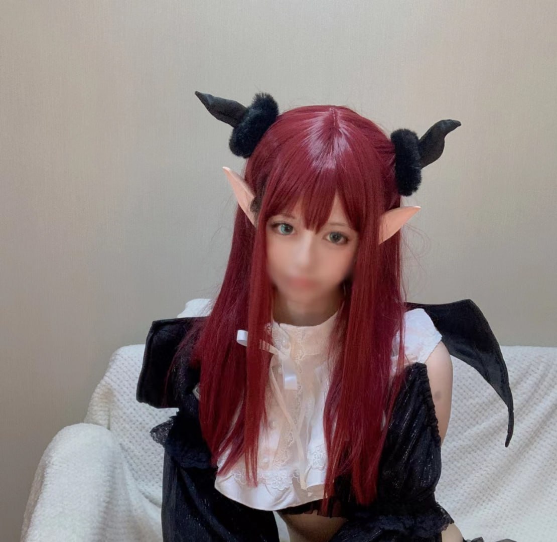 可爱清纯萝莉嫩妹子大尺度私拍收费套图视频