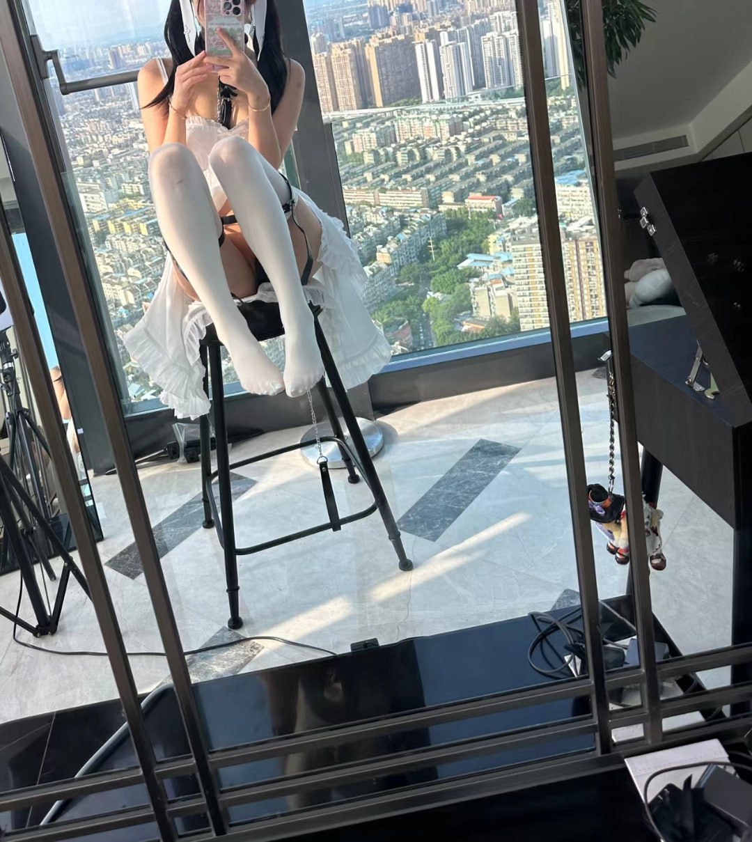 可爱清纯萝莉嫩妹子大尺度私拍收费套图视频