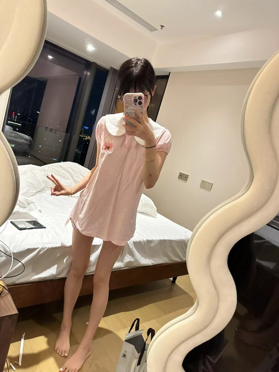 可爱清纯萝莉嫩妹子大尺度私拍收费套图视频