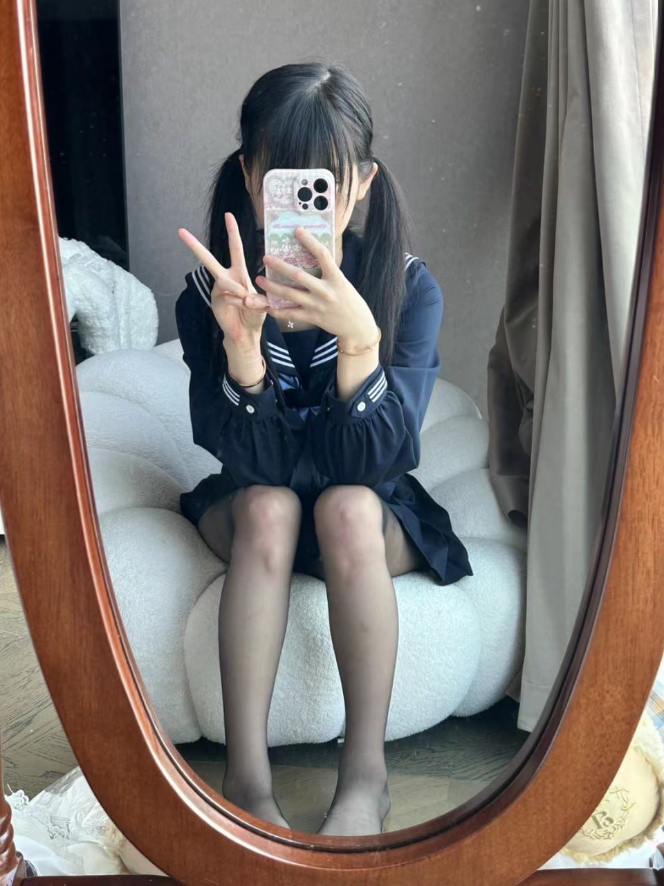 可爱清纯萝莉嫩妹子大尺度私拍收费套图视频