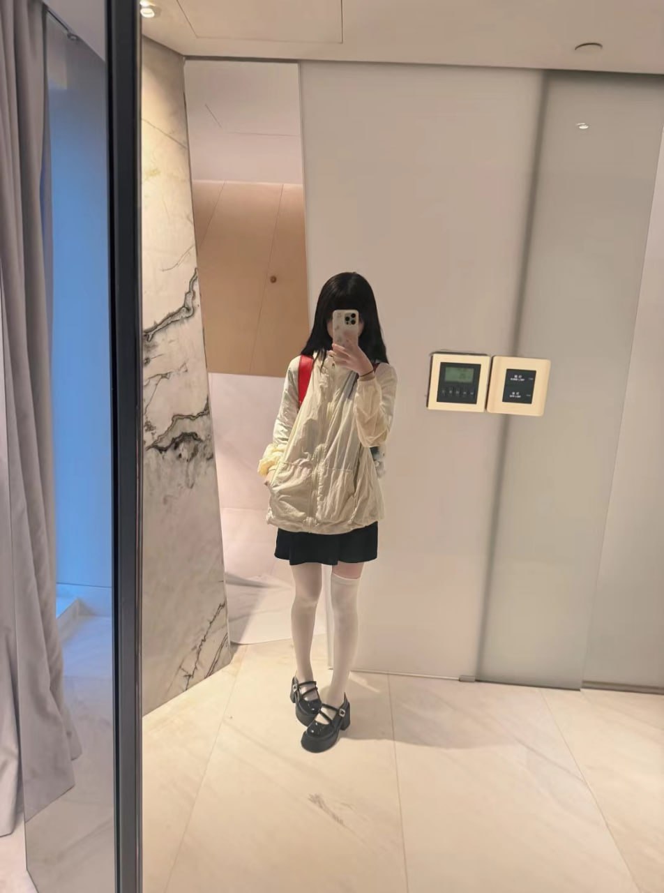 可爱清纯萝莉嫩妹子大尺度私拍收费套图视频