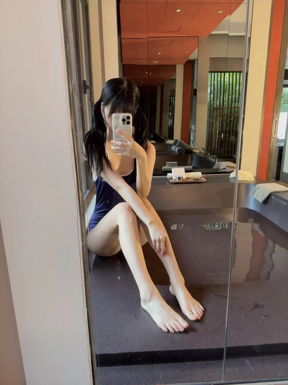 可爱清纯萝莉嫩妹子大尺度私拍收费套图视频