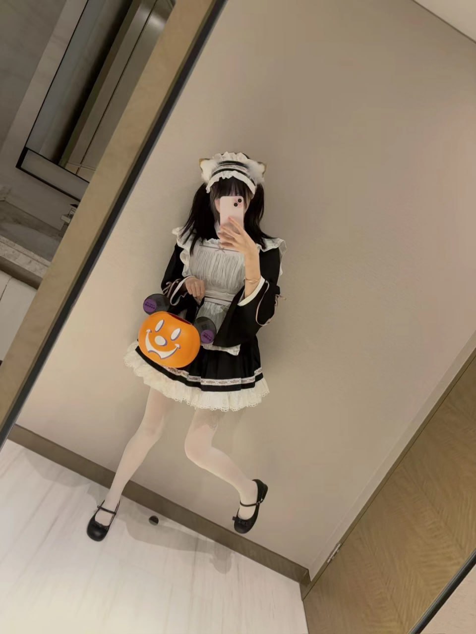 可爱清纯萝莉嫩妹子大尺度私拍收费套图视频