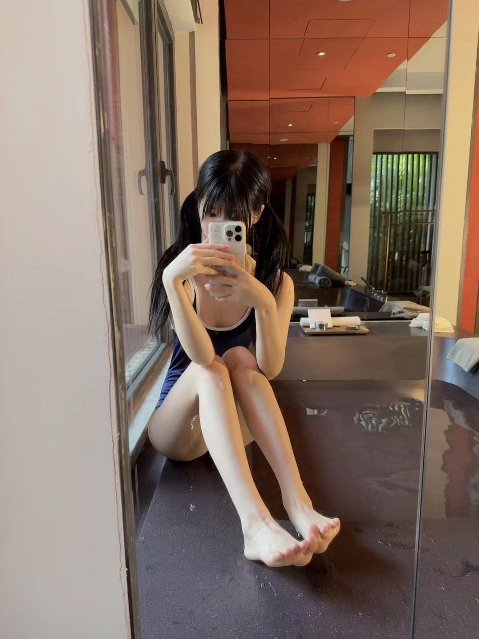 可爱清纯萝莉嫩妹子大尺度私拍收费套图视频