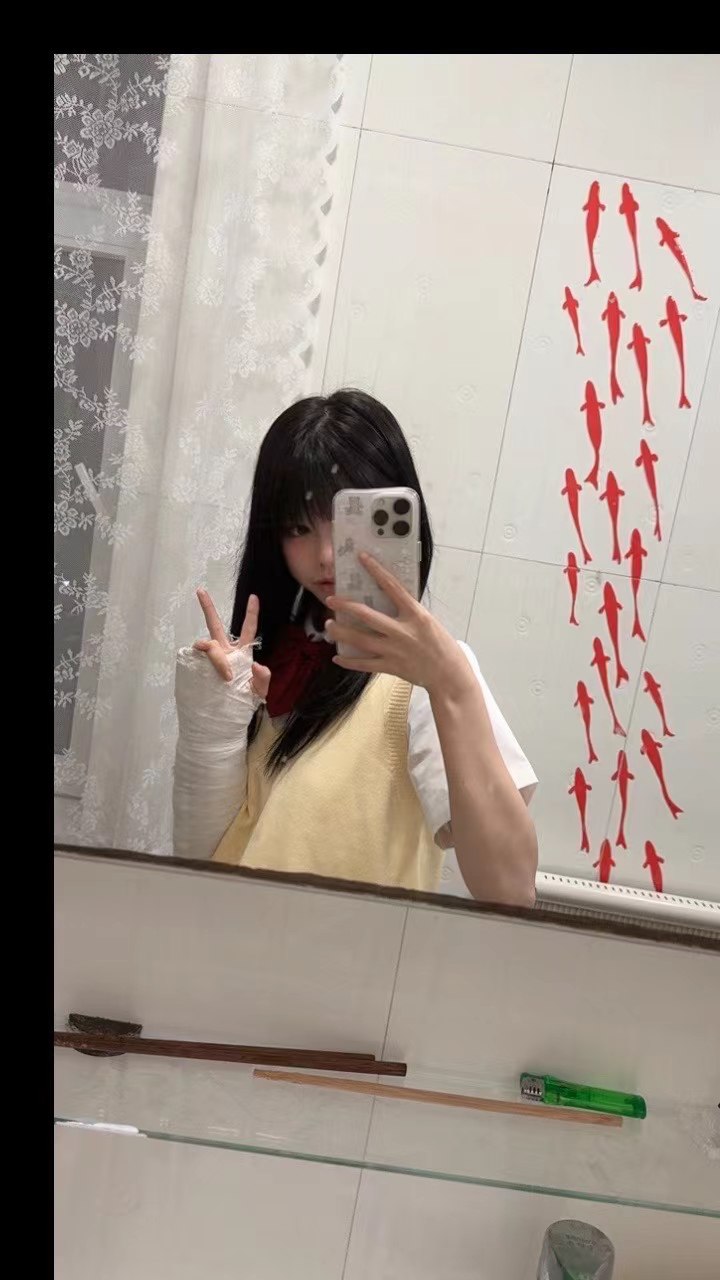 可爱清纯萝莉嫩妹子大尺度私拍收费套图视频