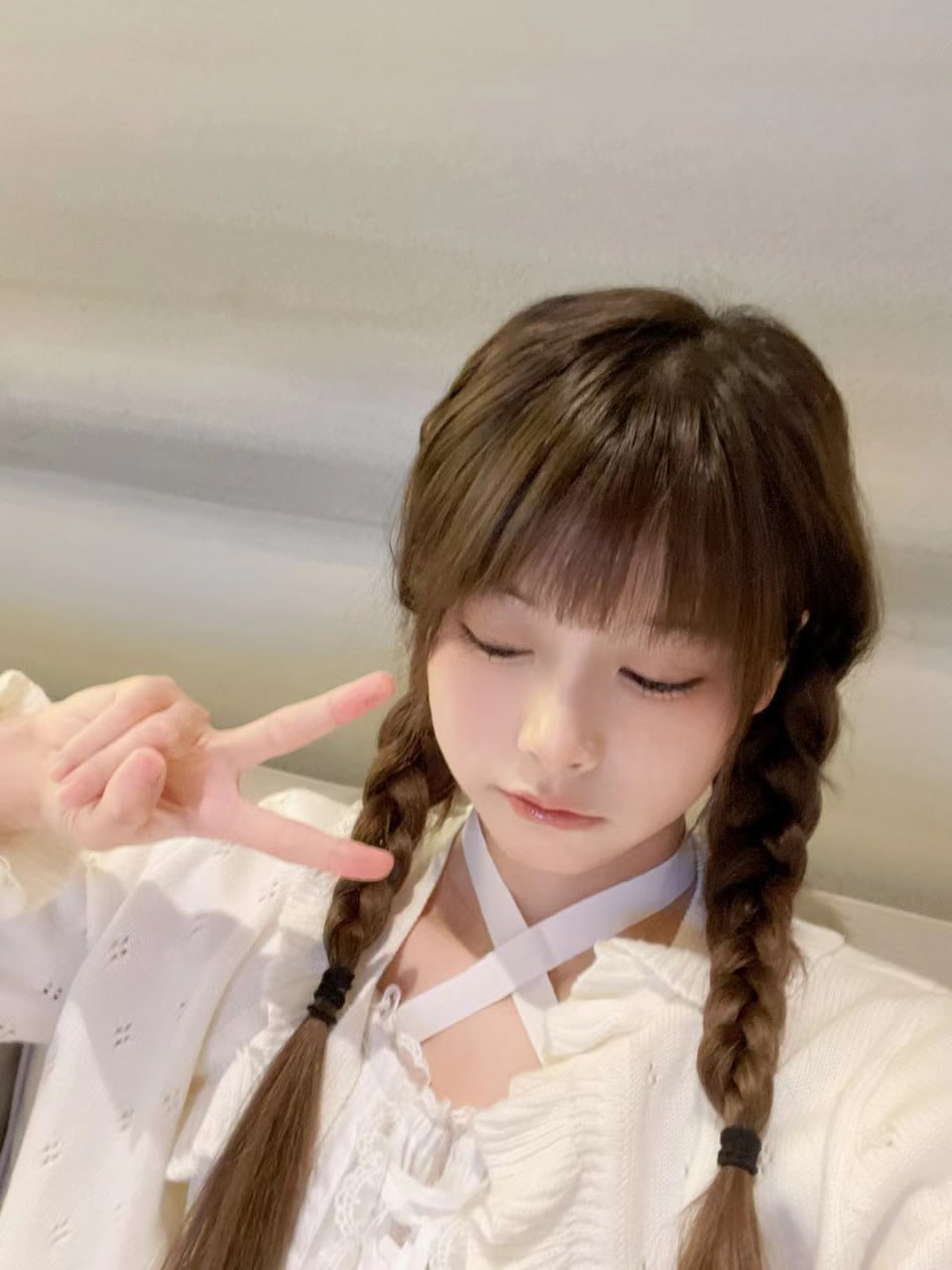 可爱清纯萝莉嫩妹子大尺度私拍收费套图视频