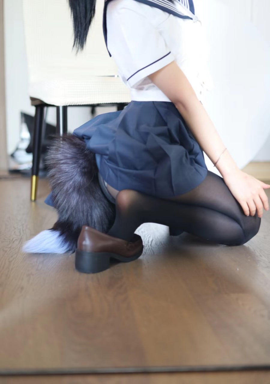 可爱清纯萝莉嫩妹子大尺度私拍收费套图视频