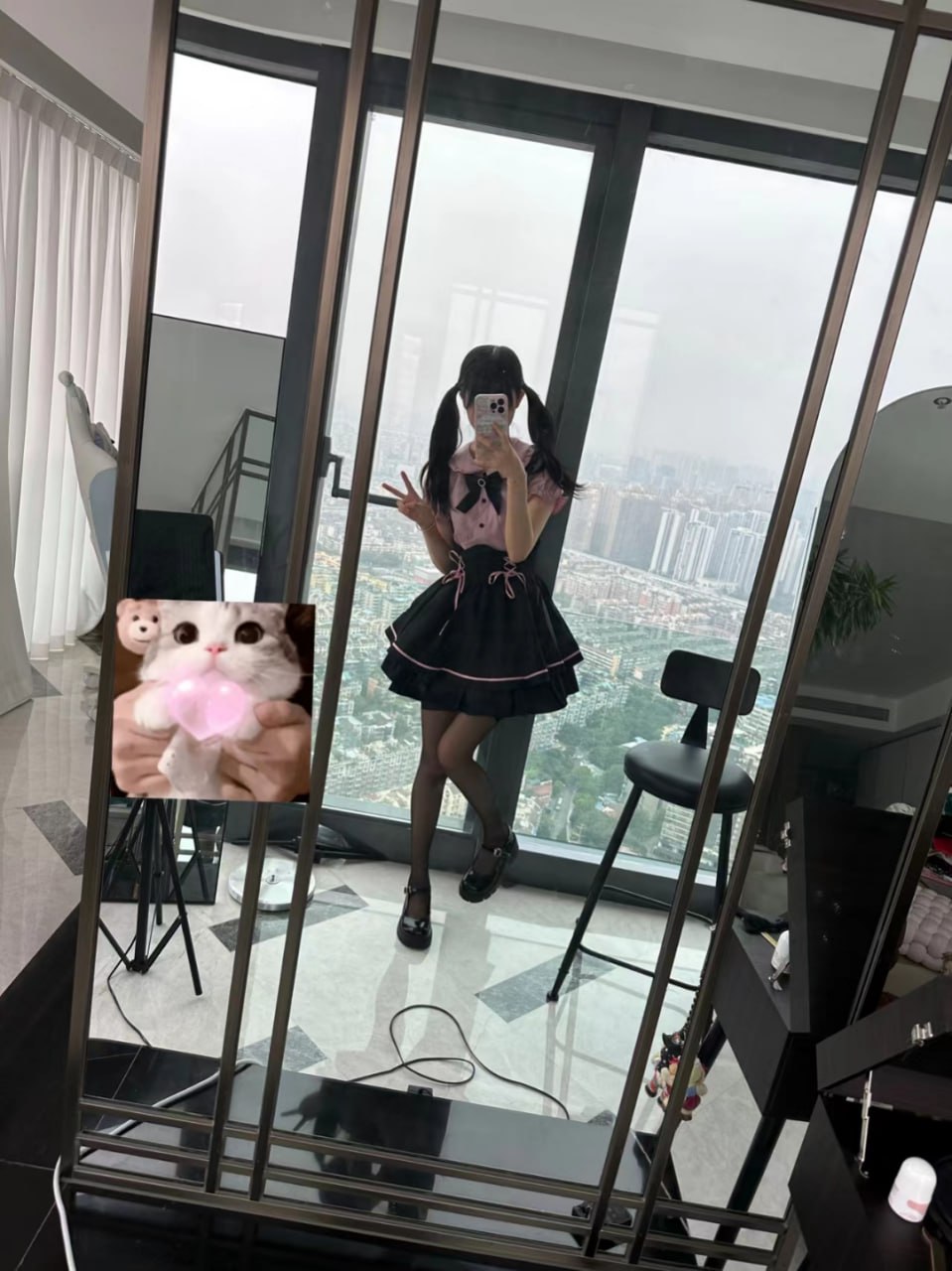 可爱清纯萝莉嫩妹子大尺度私拍收费套图视频