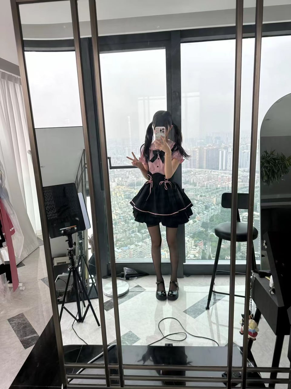 可爱清纯萝莉嫩妹子大尺度私拍收费套图视频