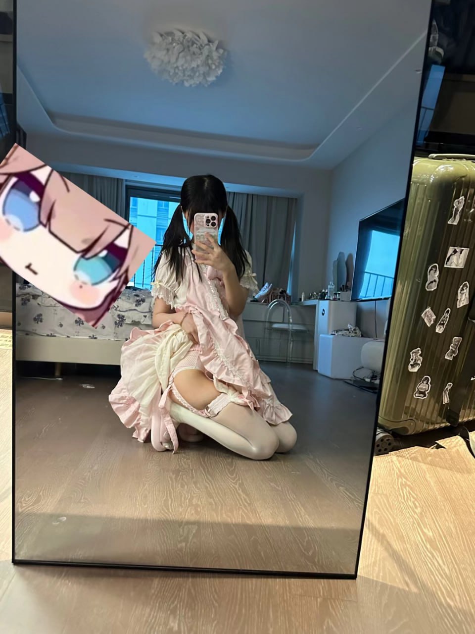 可爱清纯萝莉嫩妹子大尺度私拍收费套图视频