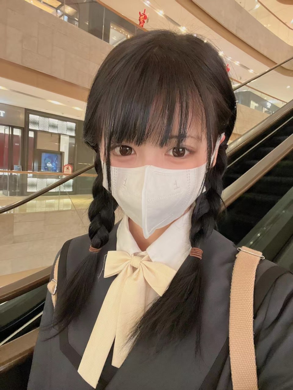 可爱清纯萝莉嫩妹子大尺度私拍收费套图视频