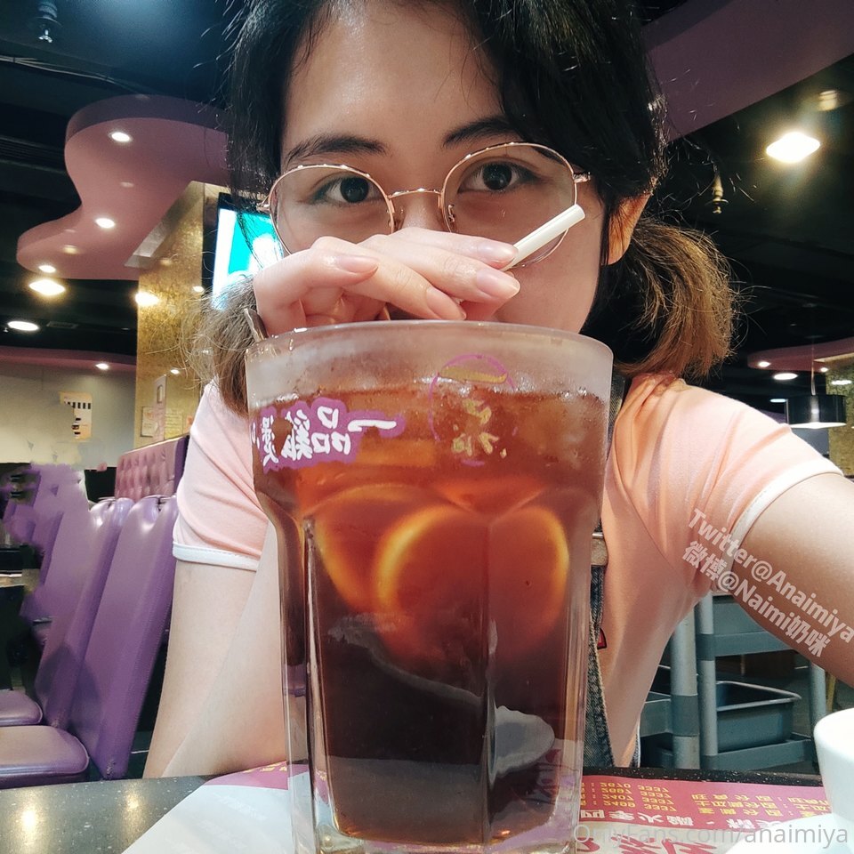 抖音、快手全网同名，极品网红福利姬【奶咪】未流出OF收费3部-户外露出