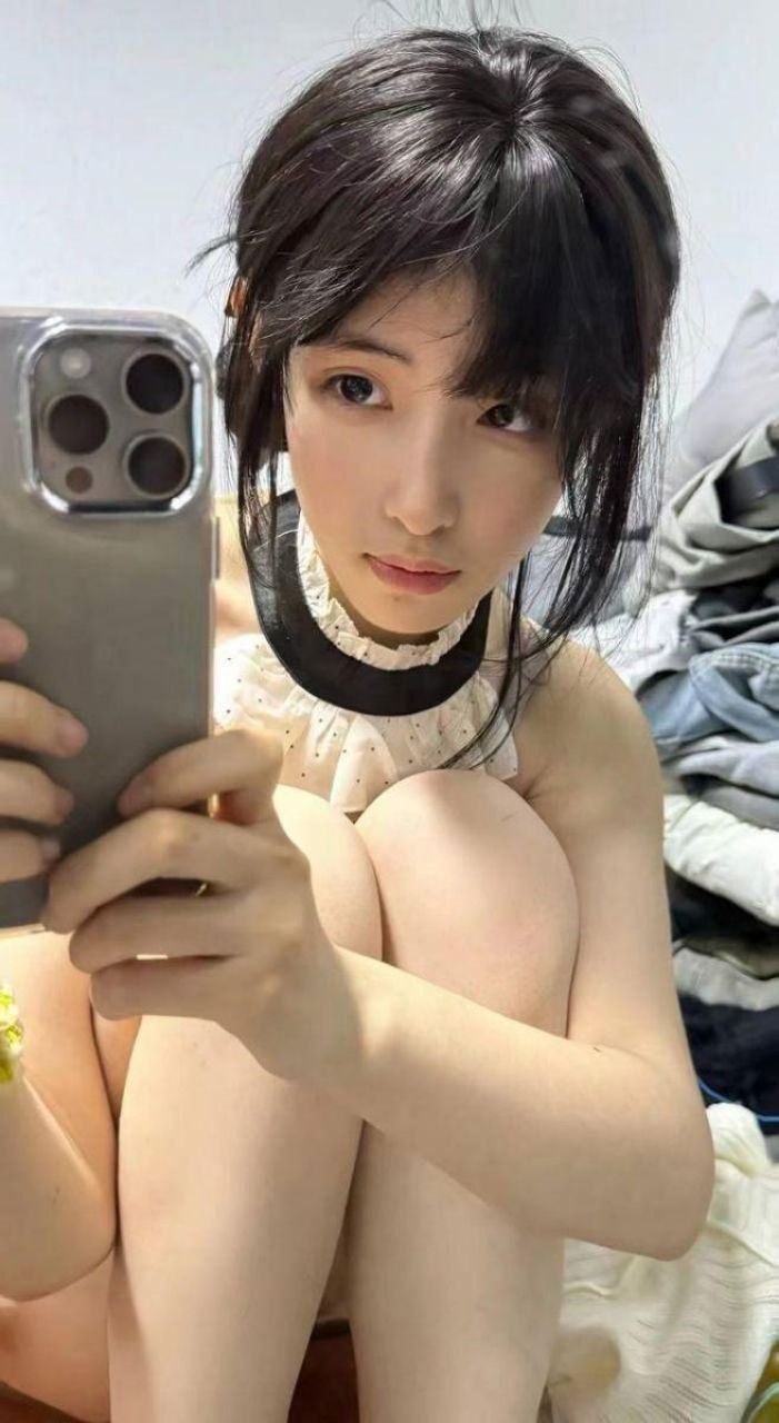 抖音12万粉丝的网红【张人o】自拍给金主的私密照片和视频被曝光泄密