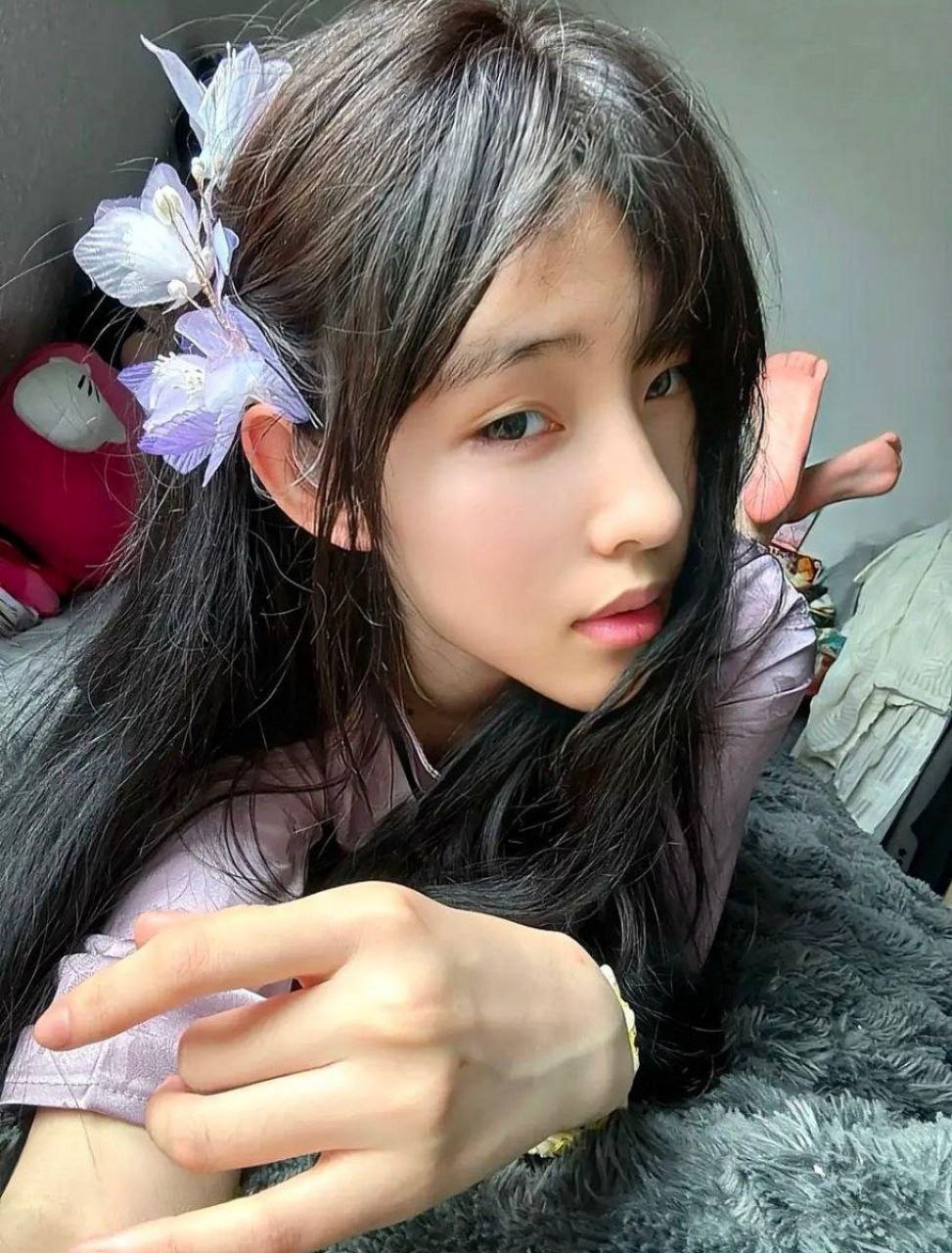 抖音12万粉丝的网红【张人o】自拍给金主的私密照片和视频被曝光泄密