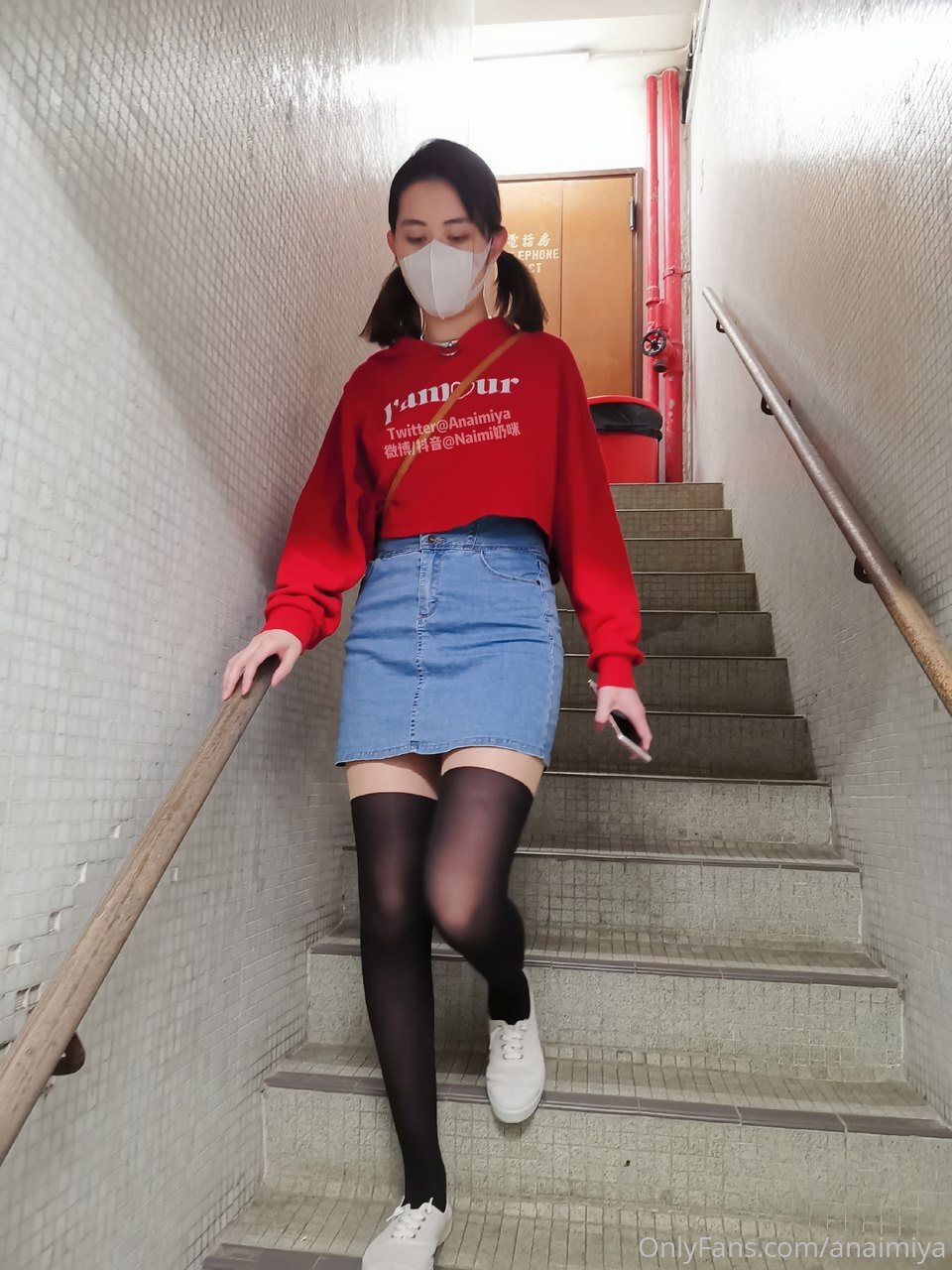 抖音快手全网同名，极品网红福利姬【奶咪】OF订阅收费2部- 楼道露出