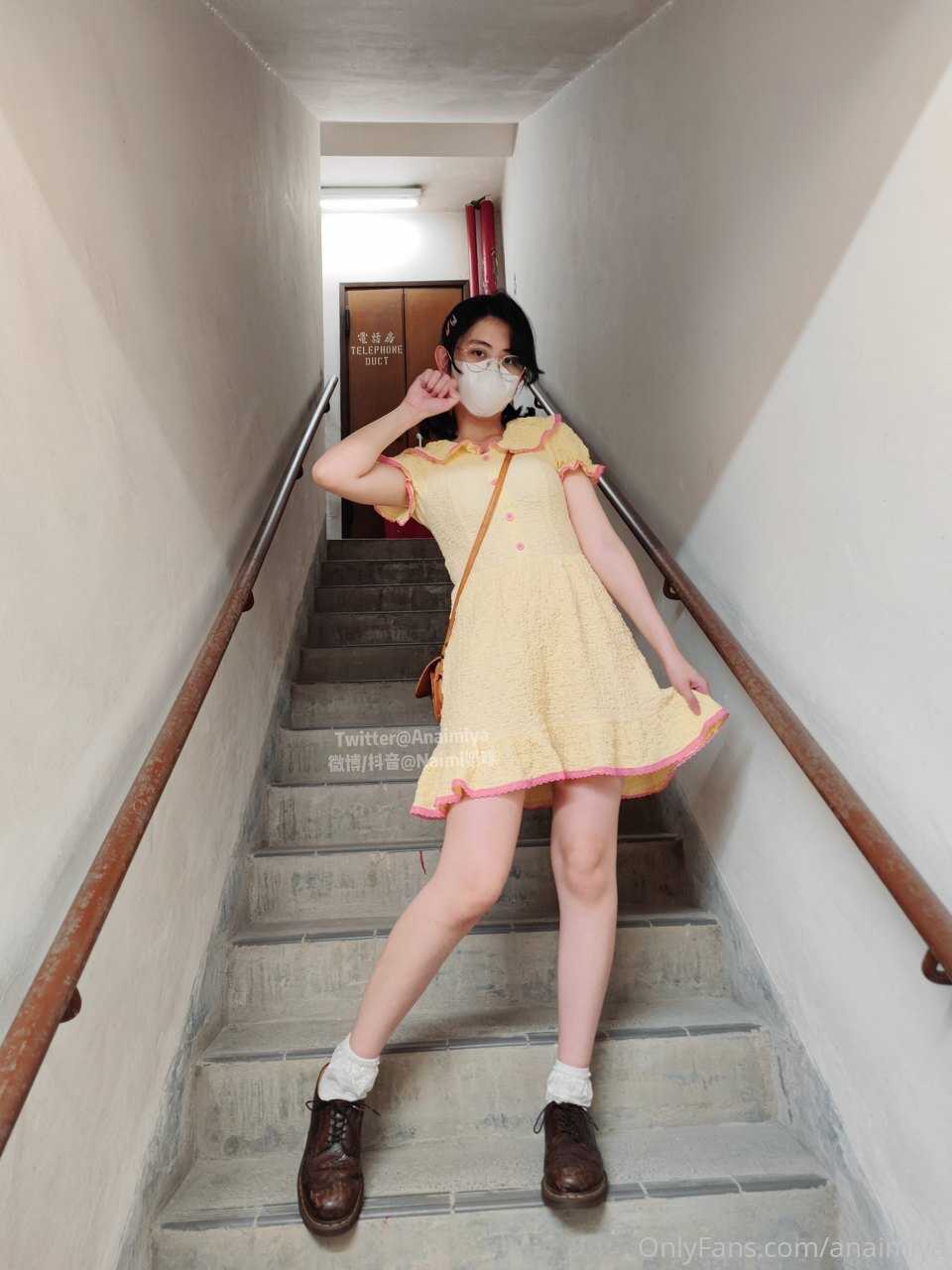 抖音快手全网同名，极品网红福利姬【奶咪】OF订阅收费2部- 楼道露出