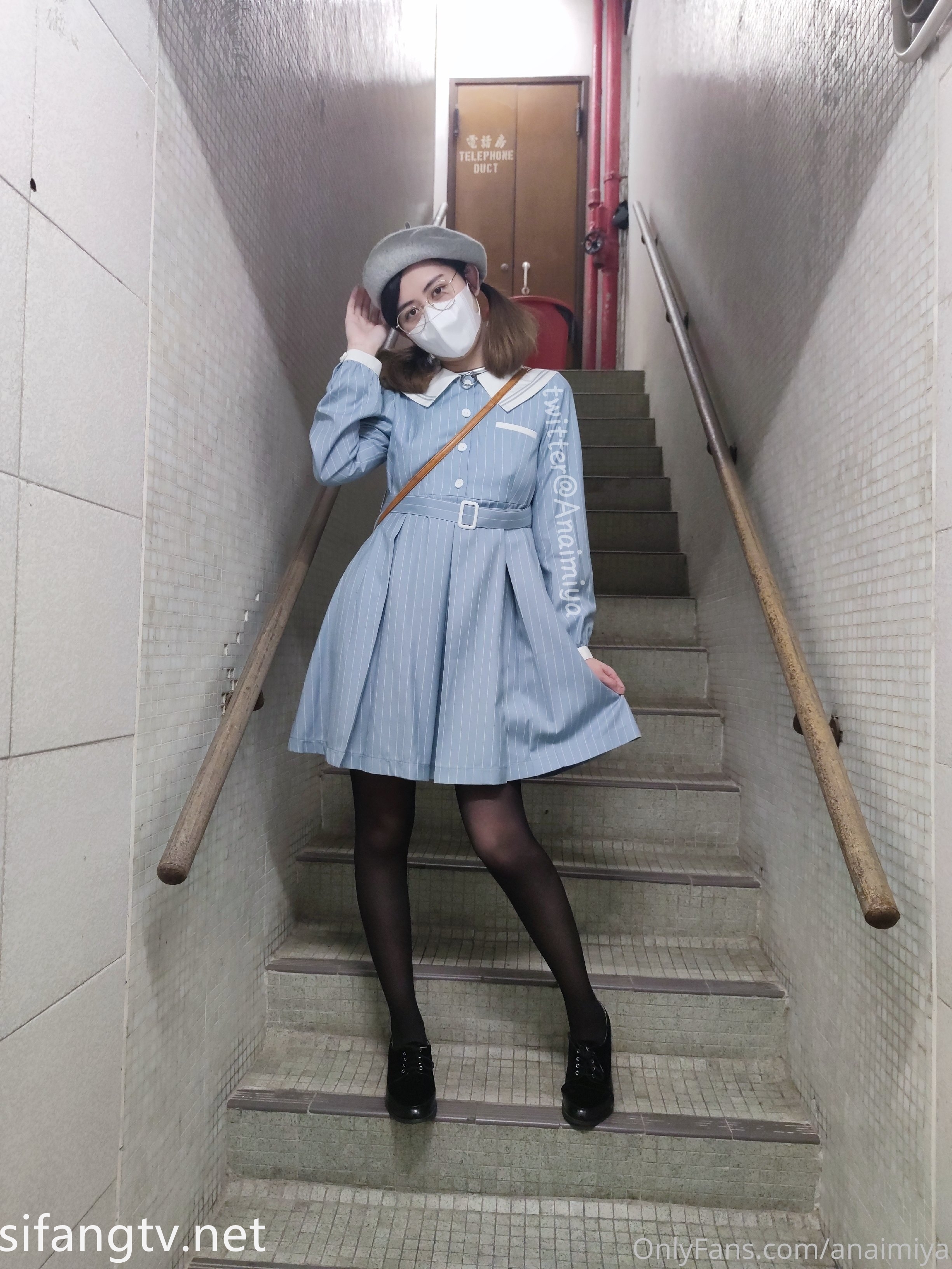 抖音快手全网同名，极品网红福利姬【奶咪】OF订阅收费2部- 楼道露出