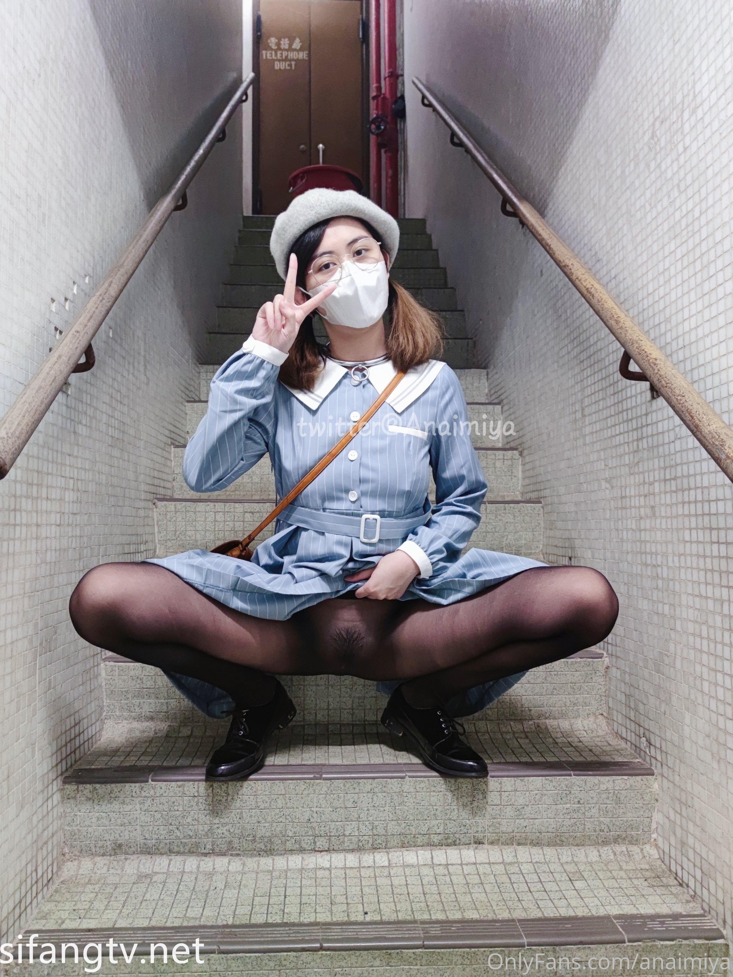 抖音快手全网同名，极品网红福利姬【奶咪】OF订阅收费2部- 楼道露出