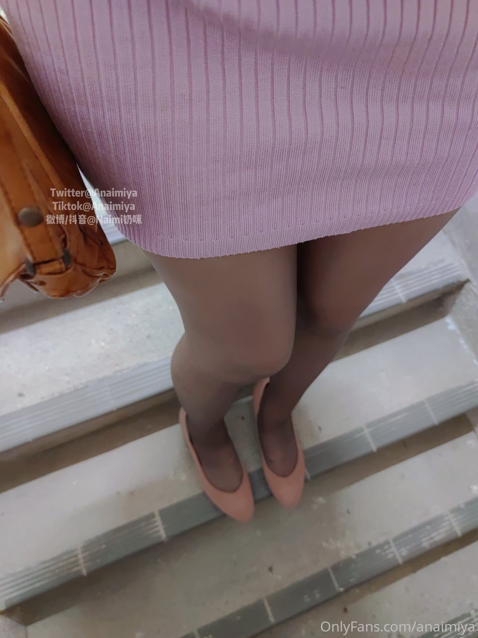 抖音快手全网同名，极品网红福利姬【奶咪】OF订阅收费2部- 楼道露出