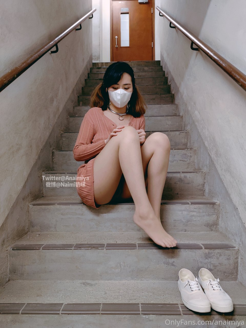 抖音快手全网同名，极品网红福利姬【奶咪】OF订阅收费2部- 楼道露出