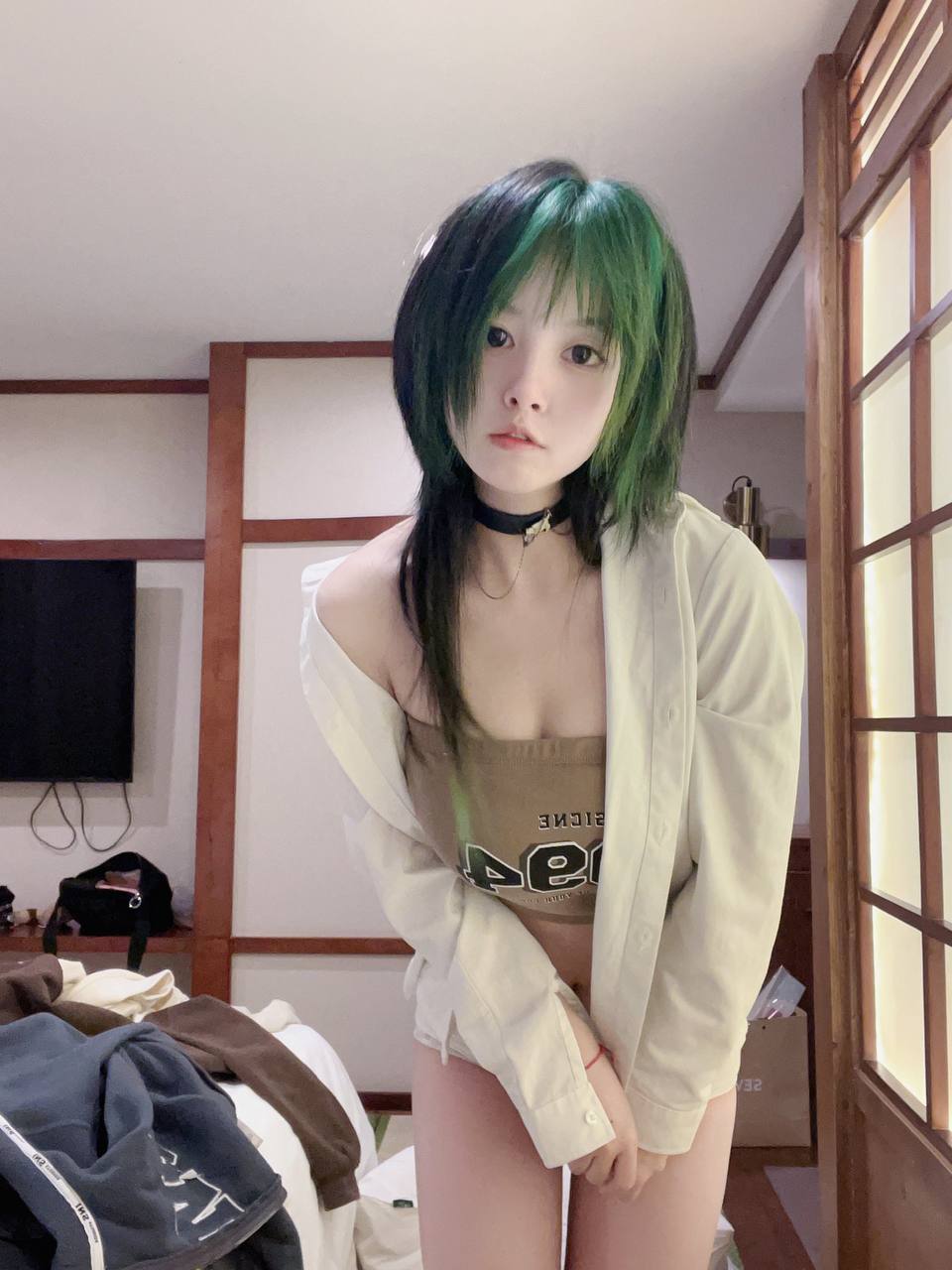 推特极品颜值身材的学生妹自拍，这奶子真不小，颜值高身材极品，简直人间极品