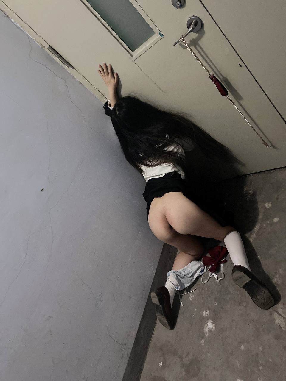 推特极品颜值身材的学生妹自拍，这奶子真不小，颜值高身材极品，简直人间极品