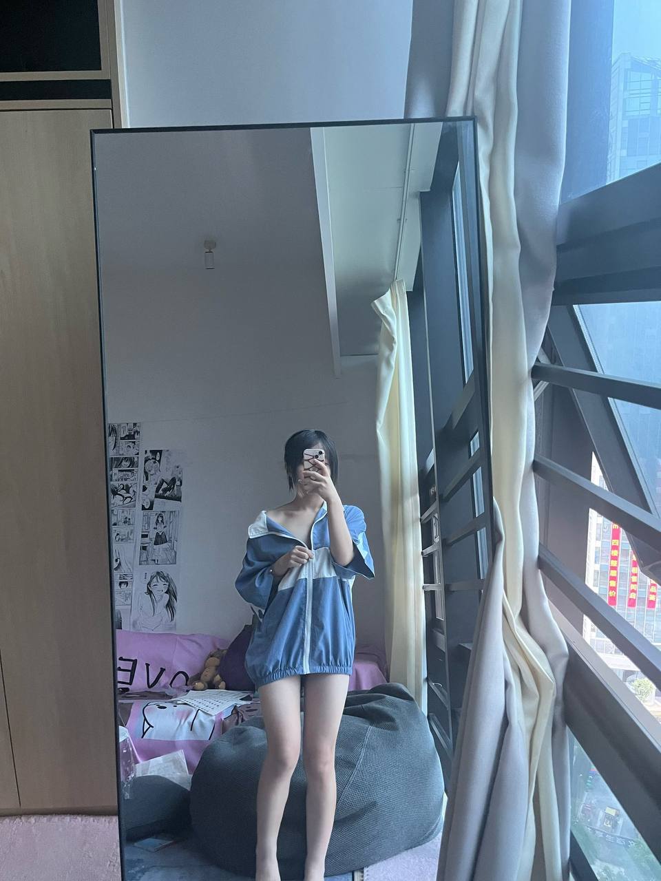 推特极品颜值身材的学生妹自拍，这奶子真不小，颜值高身材极品，简直人间极品