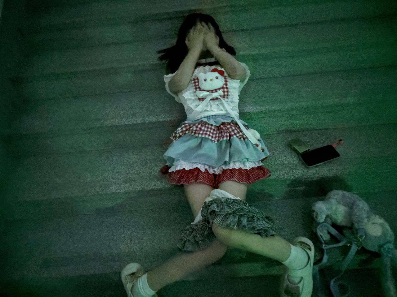 推特极品颜值身材的学生妹自拍，这奶子真不小，颜值高身材极品，简直人间极品