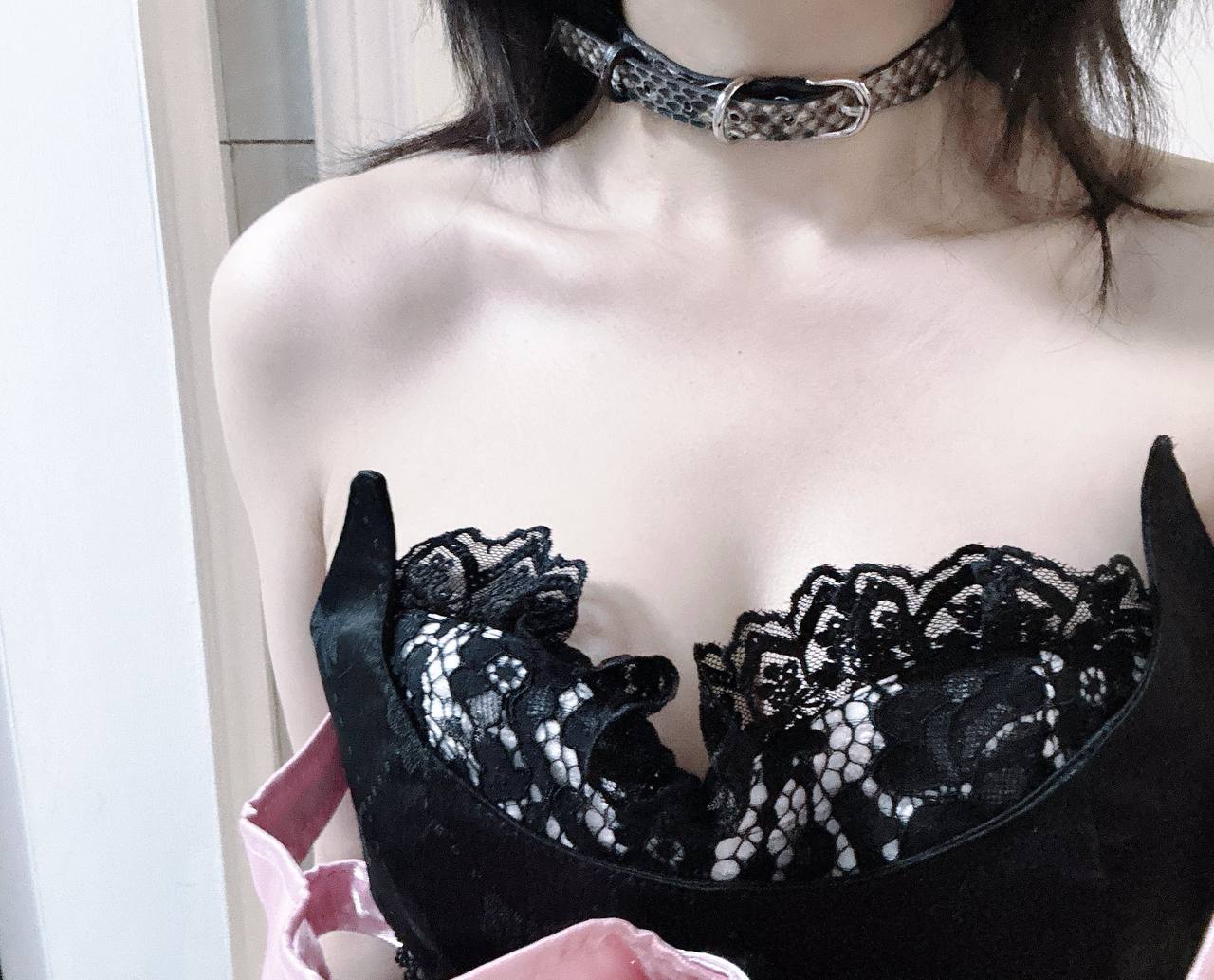 推特极品颜值身材的学生妹自拍，这奶子真不小，颜值高身材极品，简直人间极品