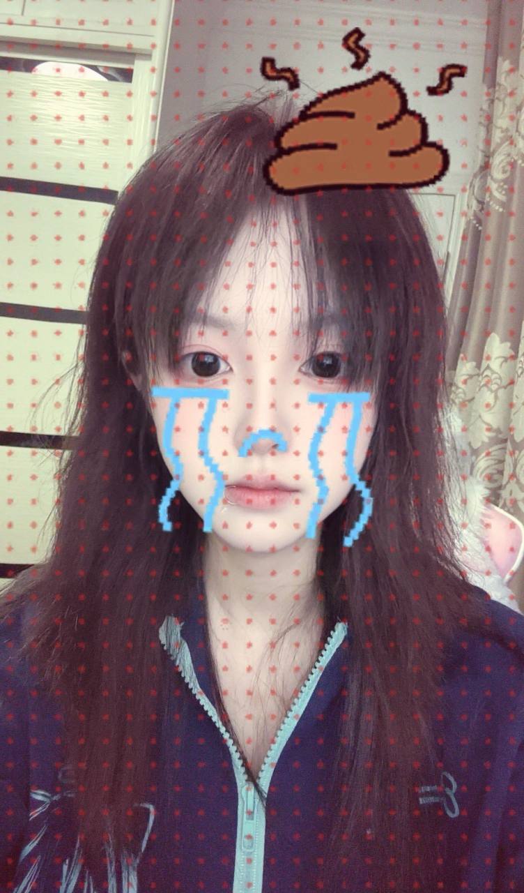 推特极品颜值身材的学生妹自拍，这奶子真不小，颜值高身材极品，简直人间极品