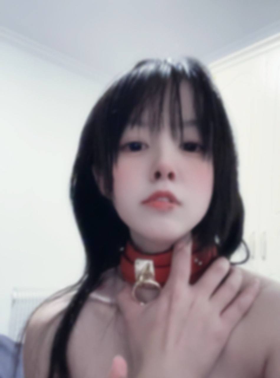 推特极品颜值身材的学生妹自拍，这奶子真不小，颜值高身材极品，简直人间极品