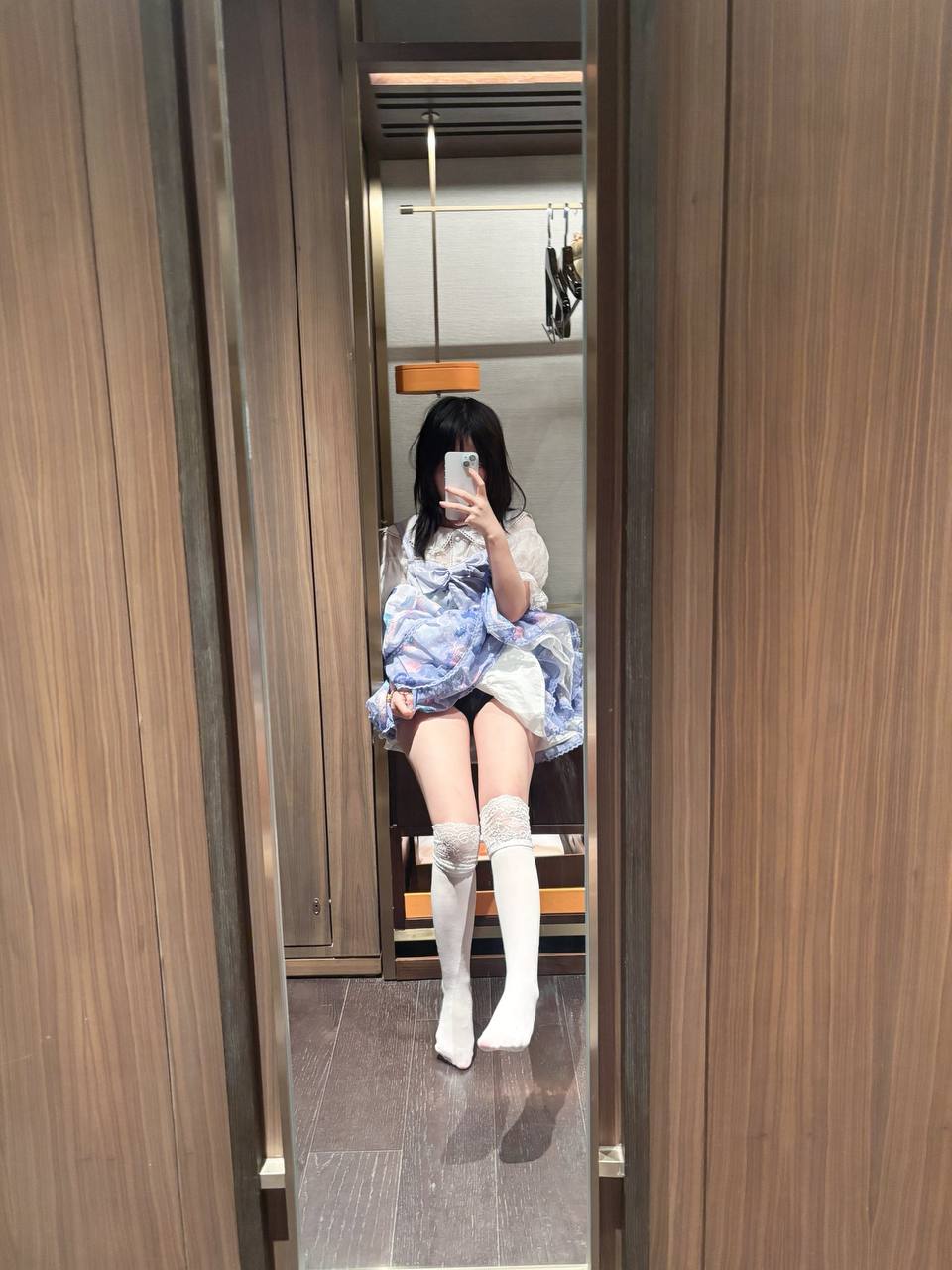 推特极品颜值身材的学生妹自拍，这奶子真不小，颜值高身材极品，简直人间极品