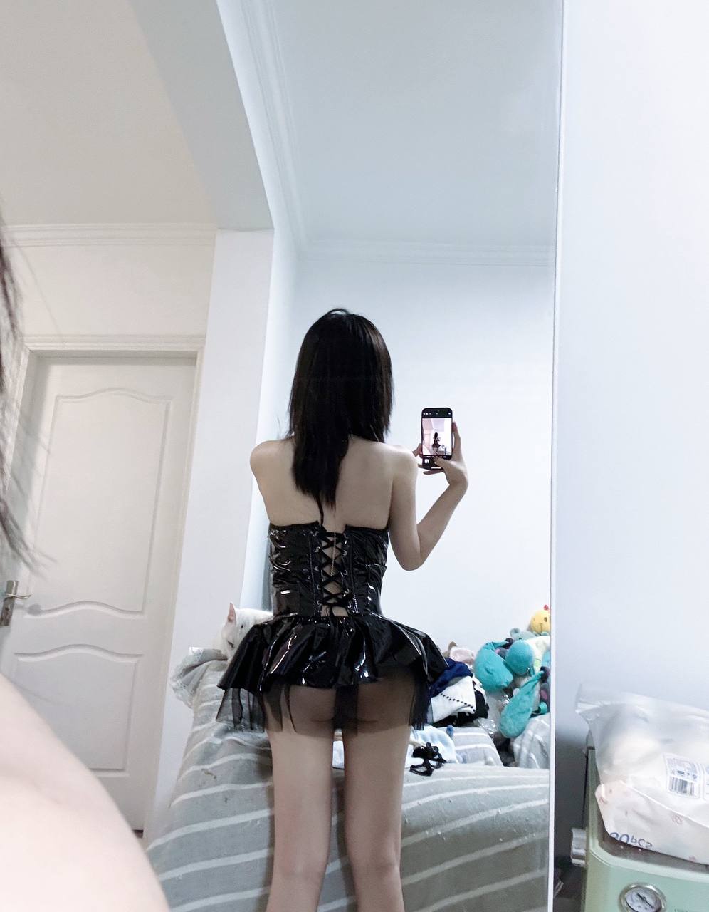 推特极品颜值身材的学生妹自拍，这奶子真不小，颜值高身材极品，简直人间极品