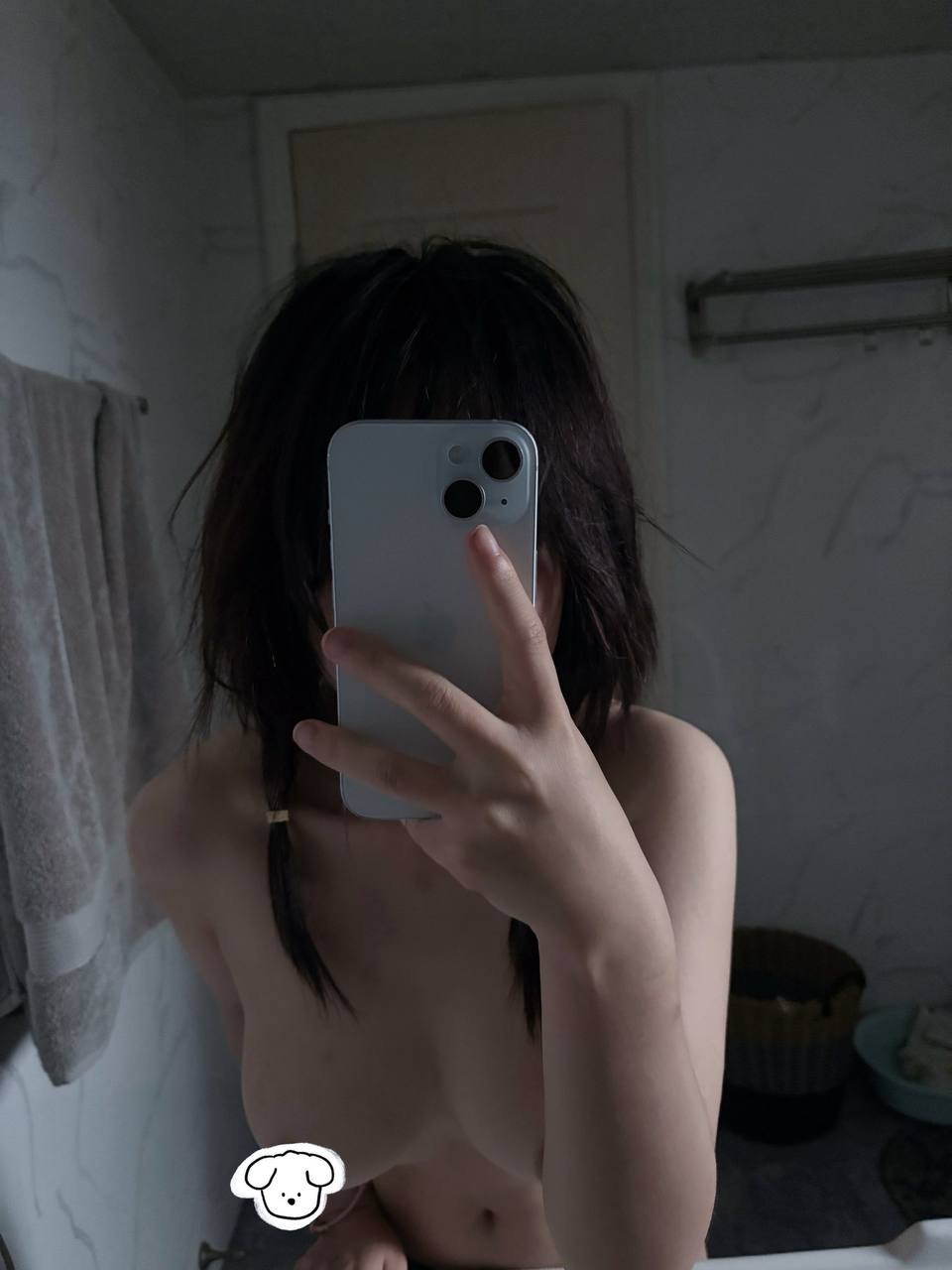 推特极品颜值身材的学生妹自拍，这奶子真不小，颜值高身材极品，简直人间极品