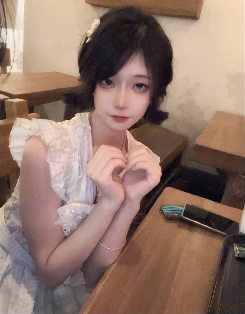 最新流出，极品超美御姐【虎皮折耳猫】门槛福利，口交性爱完美露脸，各种姿势被金主猛草，边肏边喷