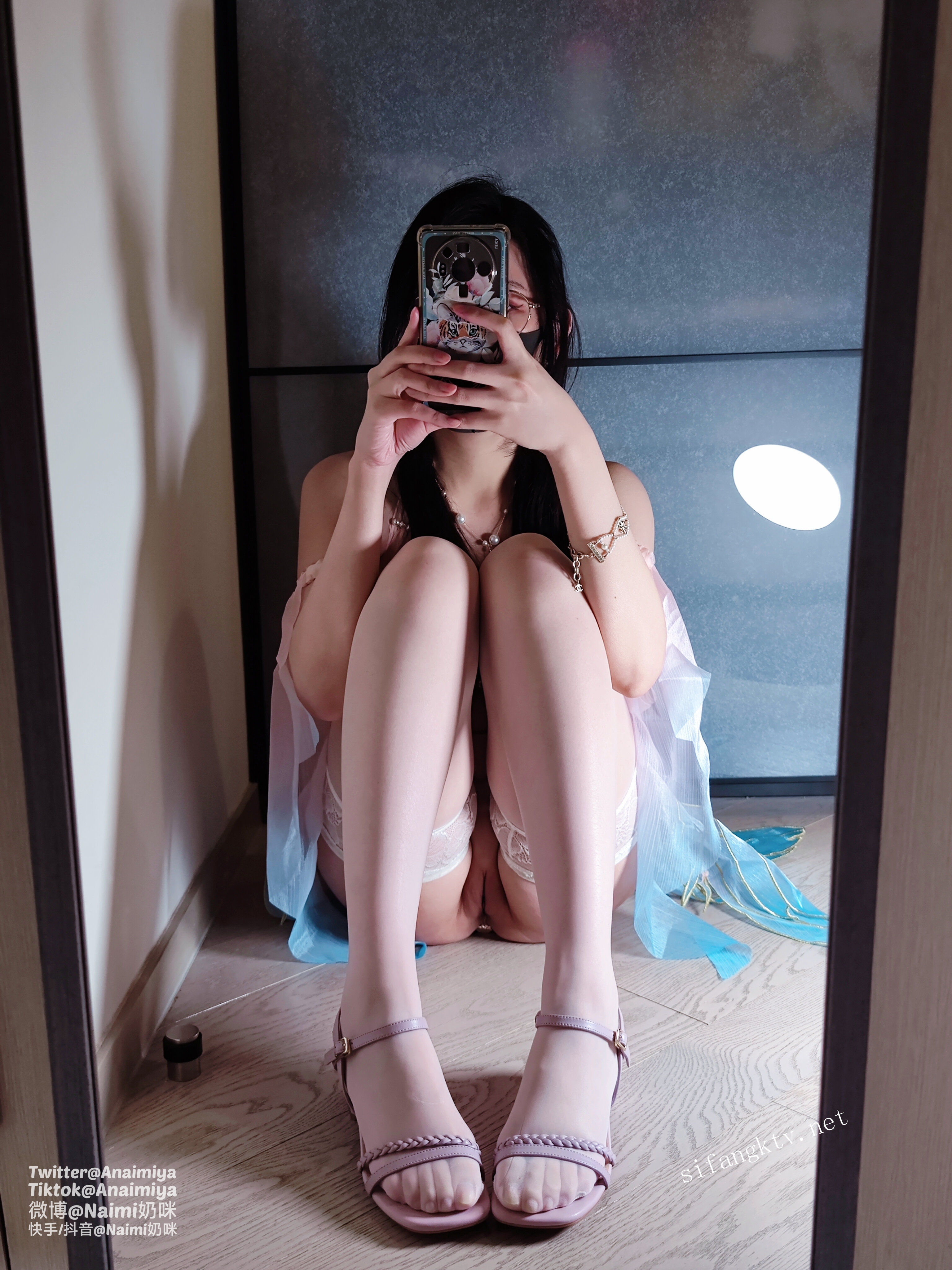 抖音网红反差母狗『奶咪Naimi』最新六月新作裸舞小恶魔+美人鱼性感换装超清4K