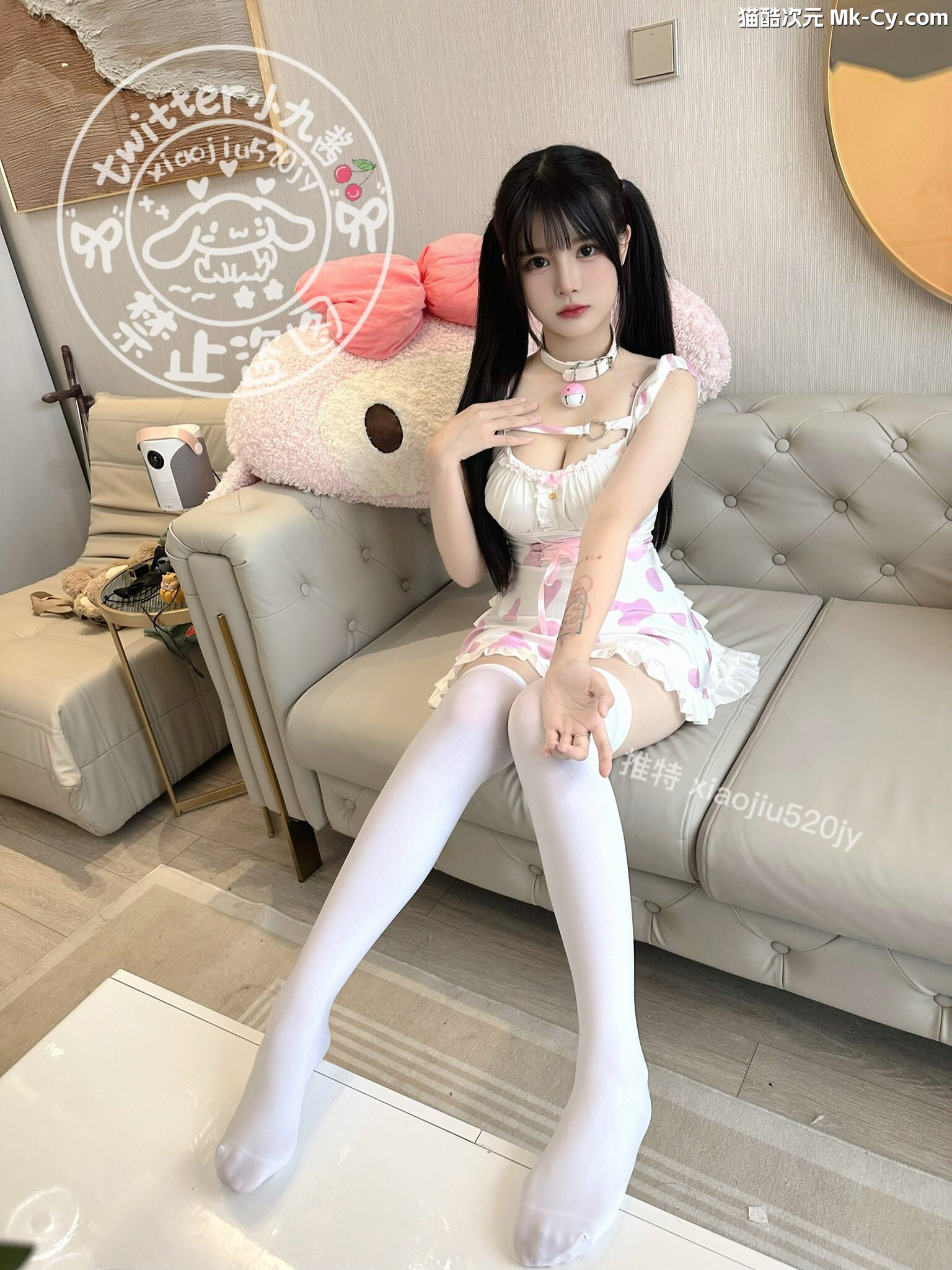 最新网红瓜曝光，抖音二次元卡哇伊可盐可甜高颜美少女【小九酱】露脸定制私拍，美鲍美菊道具自慰啪啪呻吟销魂，撸点很高