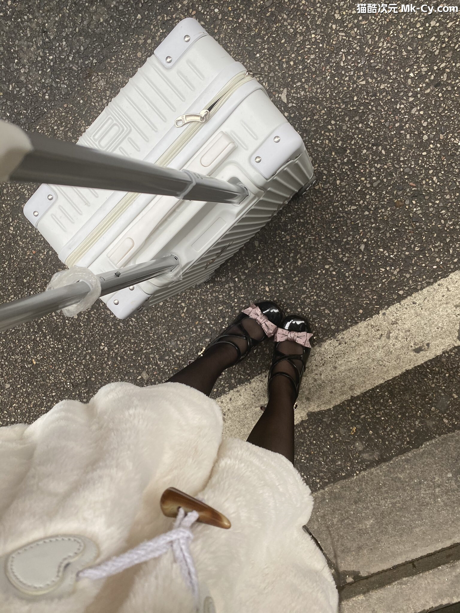 最新网红瓜曝光，抖音二次元卡哇伊可盐可甜高颜美少女【小九酱】露脸定制私拍，美鲍美菊道具自慰啪啪呻吟销魂，撸点很高