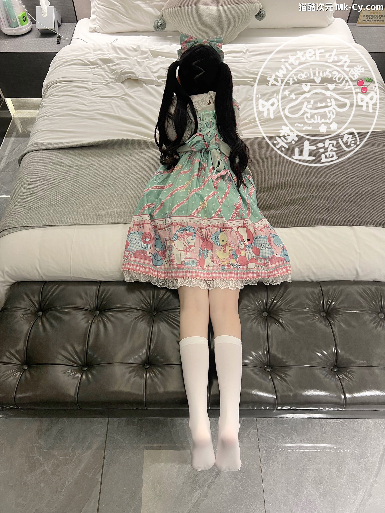 最新网红瓜曝光，抖音二次元卡哇伊可盐可甜高颜美少女【小九酱】露脸定制私拍，美鲍美菊道具自慰啪啪呻吟销魂，撸点很高