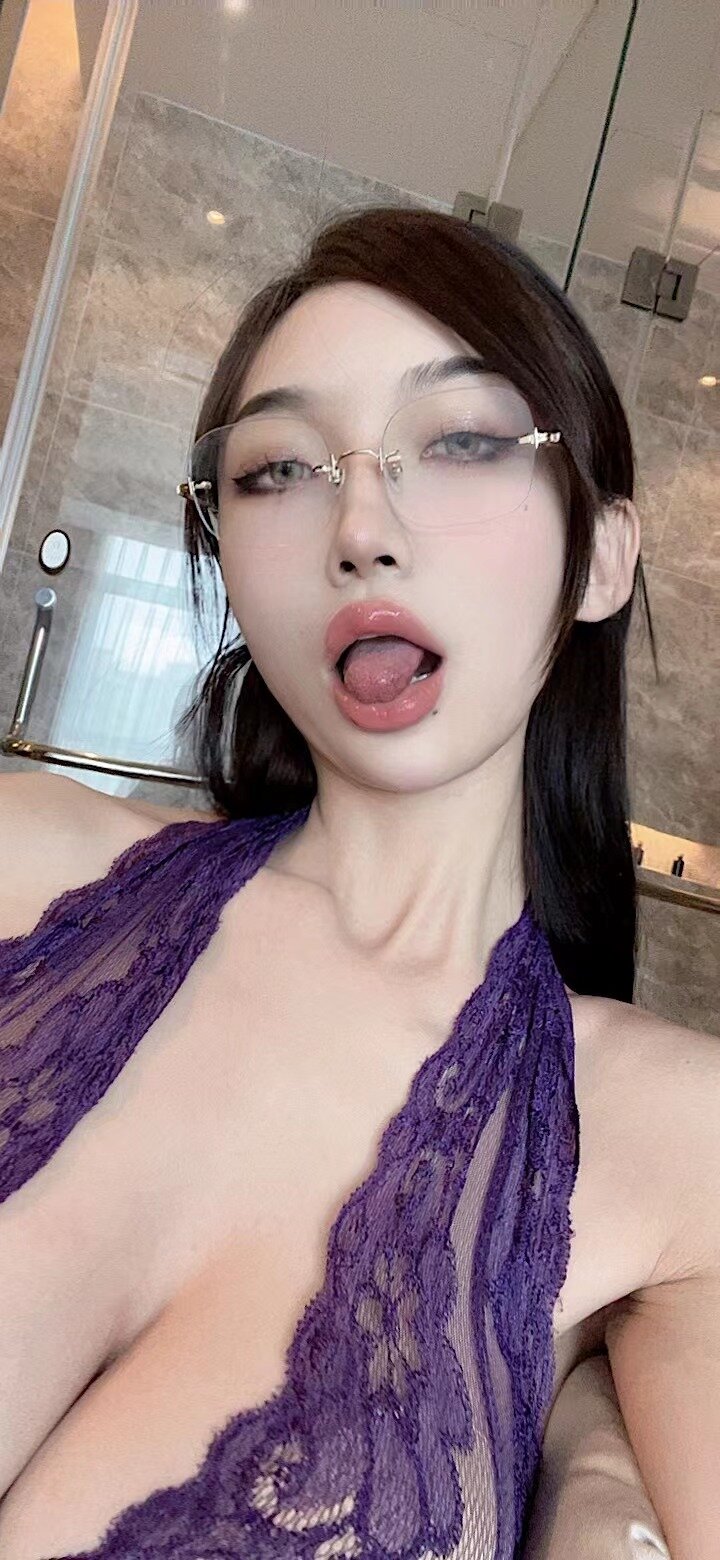 脸红Dearie_ 微密圈全是爱你镜头