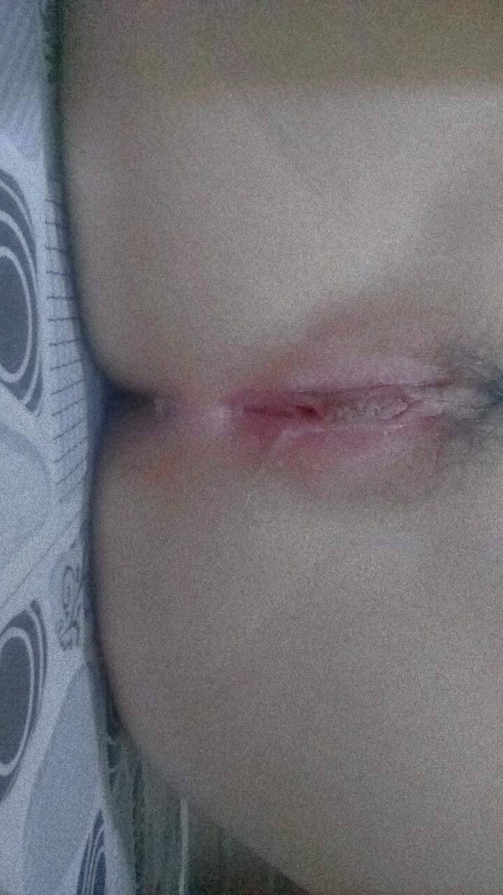 極品巨乳學生妹 三點粉嫩的極品身材 這奶子比我腦袋都大 白虎嫩穴淫水被操的噴一地